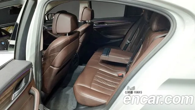 BMW 5 Series (G30) 2019 Белый из Кореи, фото 2