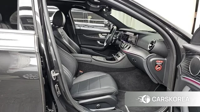 Mercedes-Benz E-Class W213 2021 Серый из Кореи, фото 2