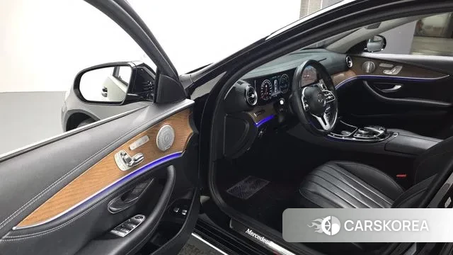 Mercedes-Benz E-Class W213 2020 Черный из Кореи, фото 2