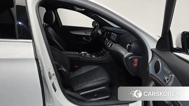 Mercedes-Benz E-Class W213 2020 Белый из Кореи, фото 2