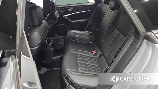 Audi A7 (4K) 2020 Серебристо-серый из Кореи, фото 2