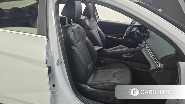 Hyundai The New Avante (CN7) 2024 Белый из Кореи, фото 2