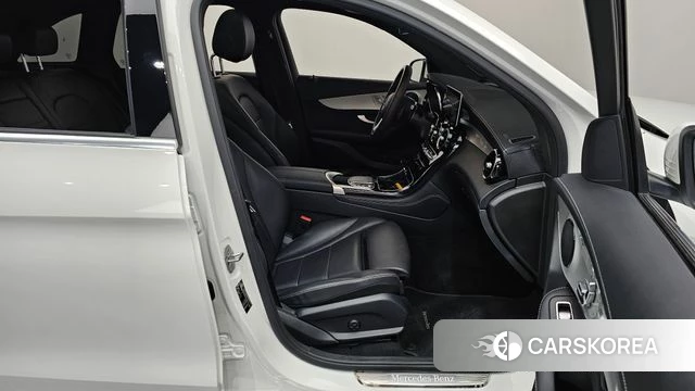 Mercedes-Benz GLC-Class X253 2021 Белый из Кореи, фото 2