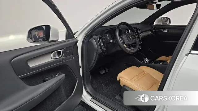 Volvo XC40 2020 Белый из Кореи, фото 2