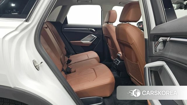 Audi Q3 (F3) 2022 Белый из Кореи, фото 2