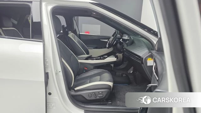 Kia EV6 2023 Белый из Кореи, фото 2