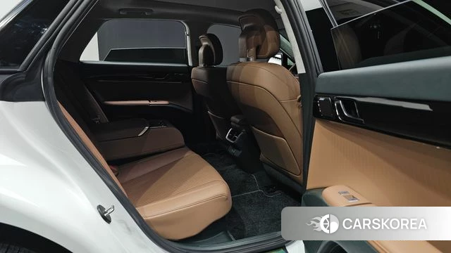Hyundai Grandeur Hybrid (GN7) 2023 Белый из Кореи, фото 2