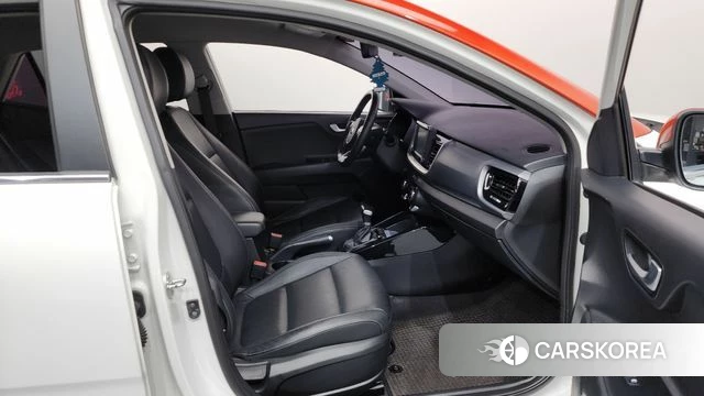 Kia Stonic 2018 Белый из Кореи, фото 2