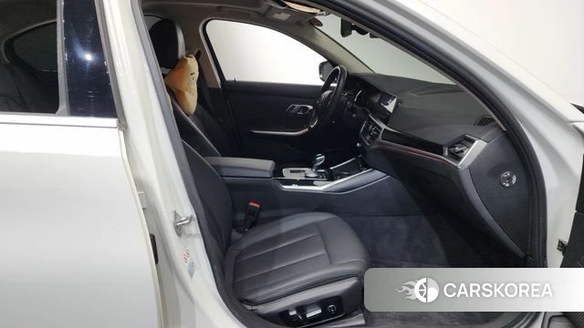 BMW 3 Series (G20) 2019 Белый из Кореи, фото 2