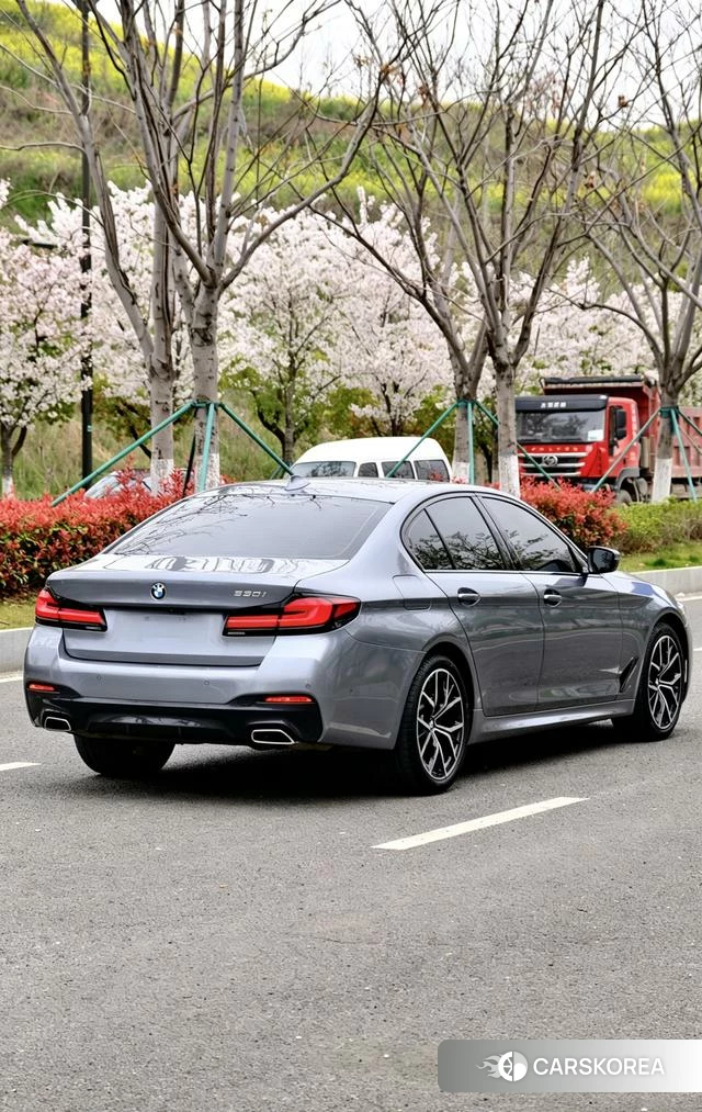 BMW 5 series (imported) 2021 Темно-серый из Китая, фото 2
