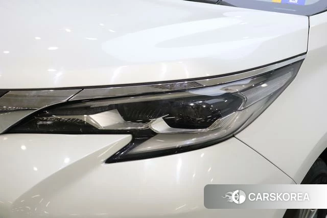Toyota Saina 2023 Белый из Китая, фото 2