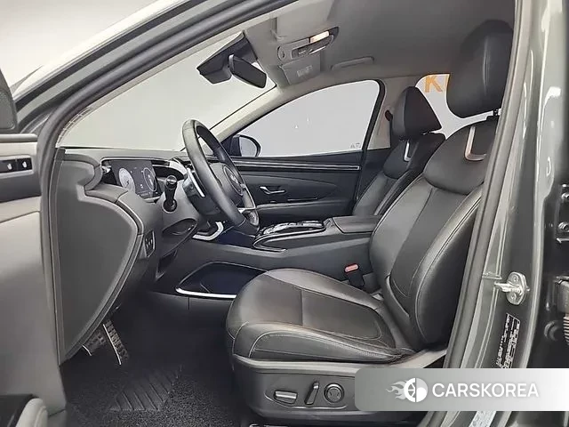 Hyundai Tucson (NX4) 2022 Серебристо-серый из Кореи, фото 2