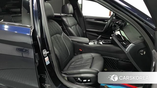 BMW 5 Series (G30) 2019 Синий из Кореи, фото 2