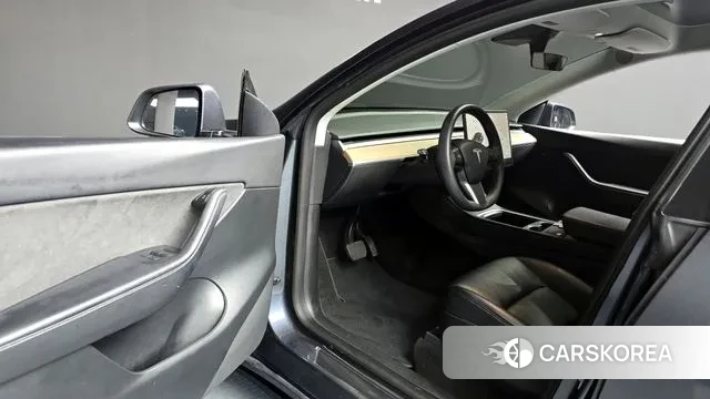 Tesla Model Y 2021 Серый из Кореи, фото 2