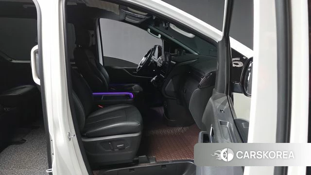 Hyundai Staria 2022 Белый из Кореи, фото 2