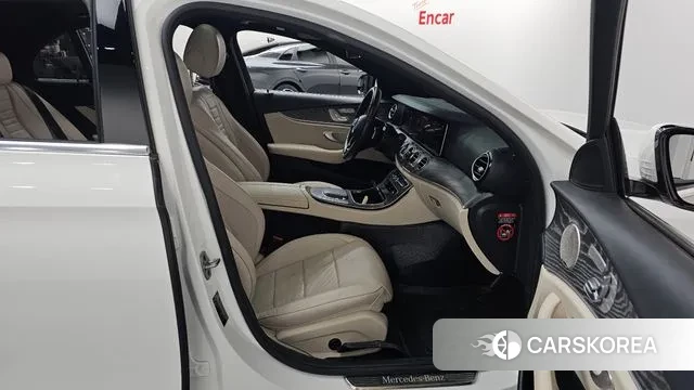 Mercedes-Benz E-Class W213 2021 Белый из Кореи, фото 2