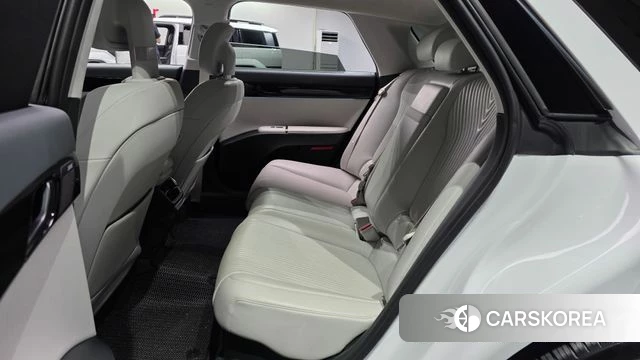 Hyundai Grandeur Hybrid (GN7) 2023 Белый из Кореи, фото 2