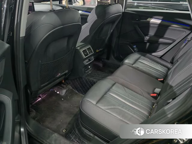 Audi Q5L 2022 Черный из Китая, фото 2