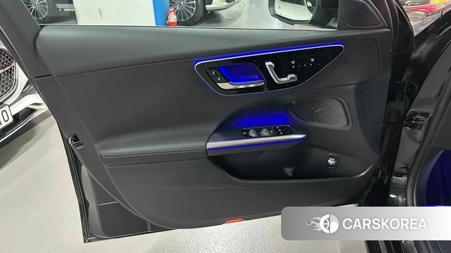 Mercedes-Benz C-Class W206 2025 Черный из Кореи, фото 2