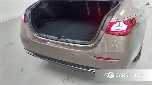 Mercedes-Benz E-Class W214 2025 Коричневый из Кореи, фото 2