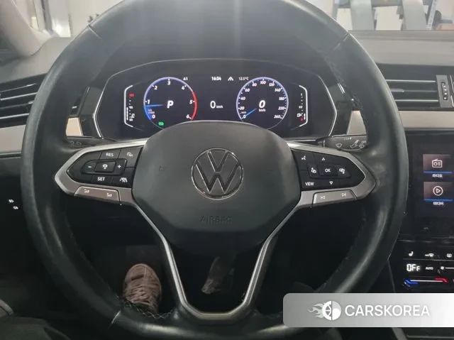 Volkswagen Passat GT (B8) 2021 Белый из Кореи, фото 2