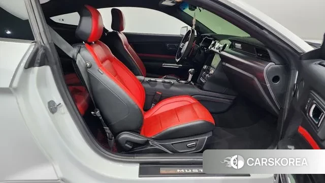 Ford Mustang 2019 Белый из Кореи, фото 2