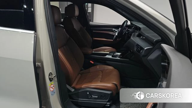 Audi e-Tron 2020 Серебристо-серый из Кореи, фото 2