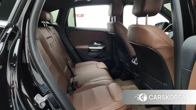 Mercedes-Benz GLA - Class H247 2023 Черный из Кореи, фото 2