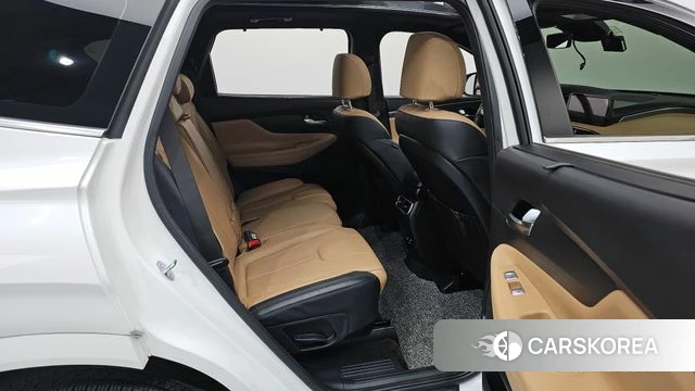 Hyundai The New Santa Fe 2023 Белый из Кореи, фото 2
