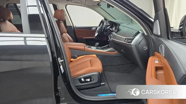 BMW X7 (G07) 2021 Черный из Кореи, фото 2