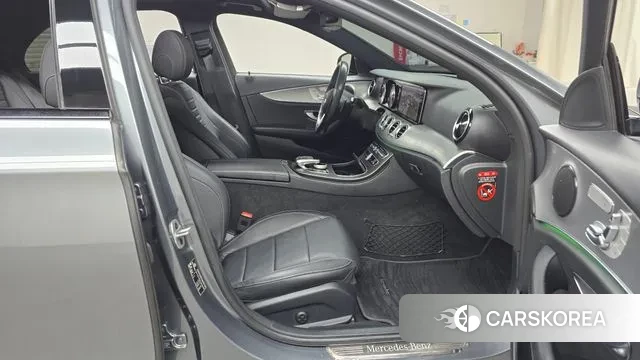 Mercedes-Benz E-Class W213 2020 Серый из Кореи, фото 2