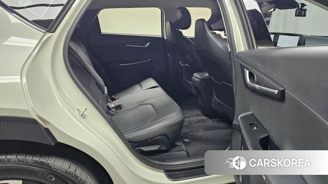Kia EV6 2023 Жемчужный цвет из Кореи, фото 2