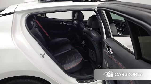 Kia Stinger Meister 2022 Белый из Кореи, фото 2