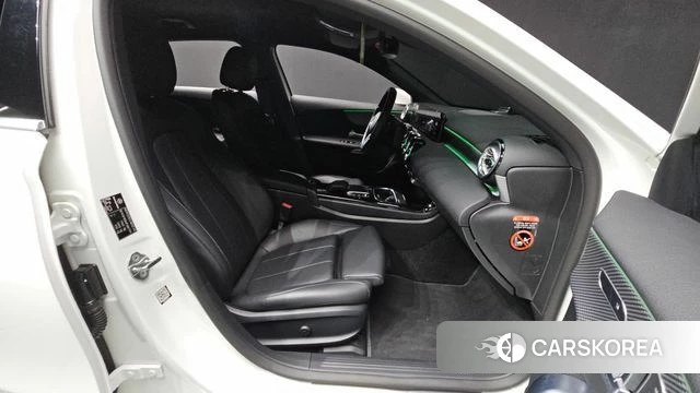 Mercedes-Benz A-Class W177 2022 Белый из Кореи, фото 2