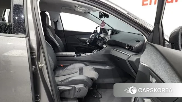 Peugeot 5008 second generation 2018 Серый из Кореи, фото 2
