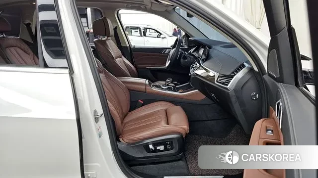 BMW X5 (G05) 2023 Белый из Кореи, фото 2