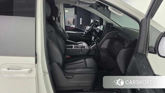 Hyundai Staria 2024 Белый из Кореи, фото 2