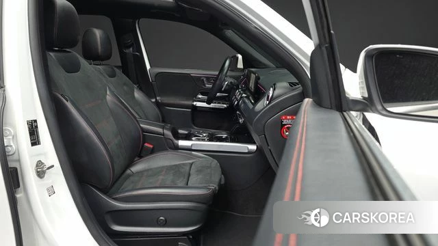 Mercedes-Benz GLB-Class X247 2022 Белый из Кореи, фото 2