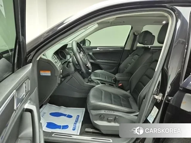 Volkswagen Tiguan second Generation 2018 Черный из Кореи, фото 2