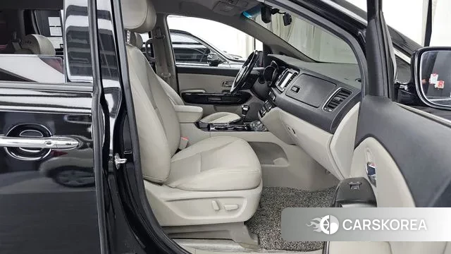 Kia The New Carnival 2018 Черный из Кореи, фото 2