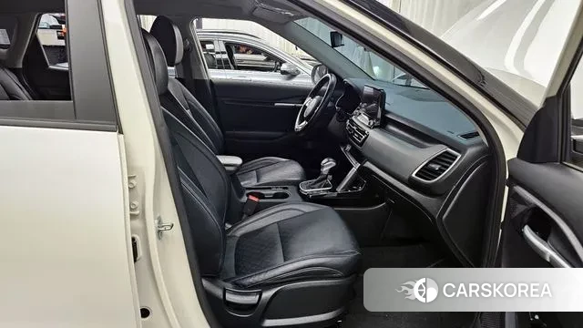 Kia Seltos 2022 Белый из Кореи, фото 2