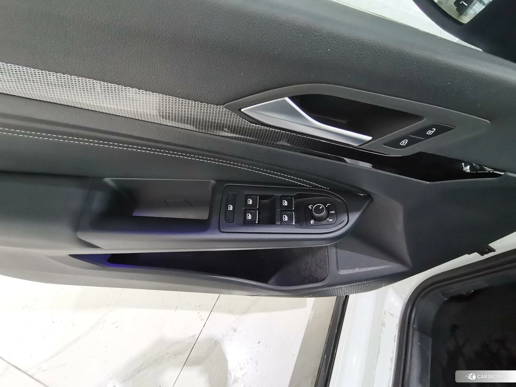 Volkswagen Golf 2023 Белый из Китая, фото 2