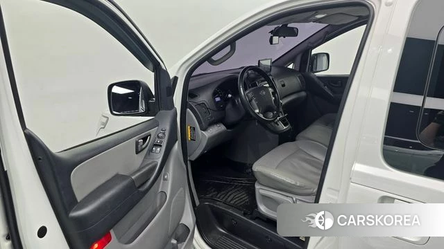 Hyundai The New Grand Starex 2018 Белый из Кореи, фото 2