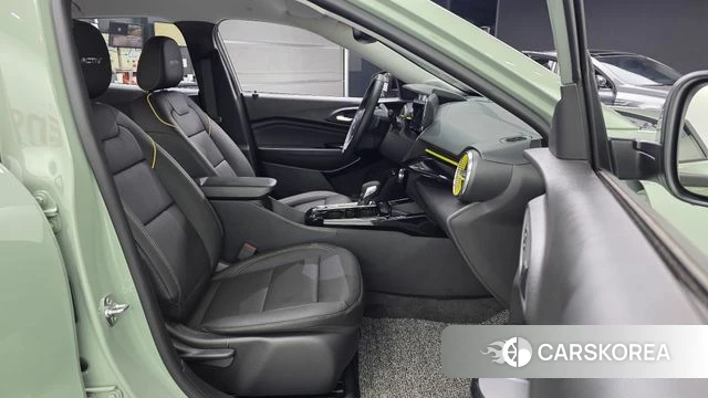 Chevrolet (GM Daewoo) Trax Crossover 2025 Темно-зеленый из Кореи, фото 2