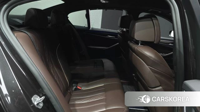 BMW 5 Series (G30) 2020 Серый из Кореи, фото 2