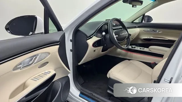 Genesis GV70 2024 Белый из Кореи, фото 2