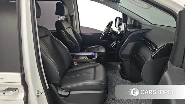 Hyundai Staria 2023 Белый из Кореи, фото 2