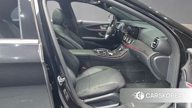 Mercedes-Benz E-Class W213 2018 Черный из Кореи, фото 2