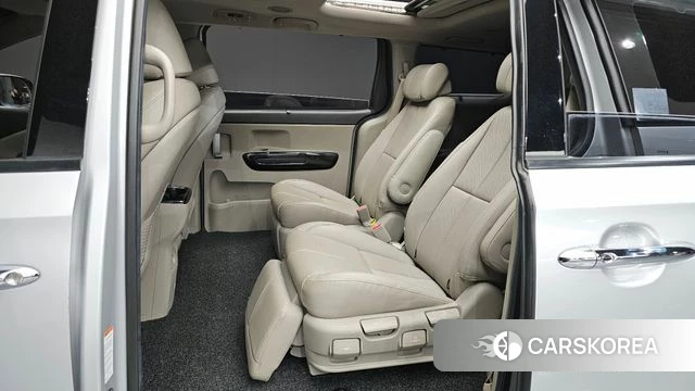 Kia The New Carnival 2019 Серебряный из Кореи, фото 2