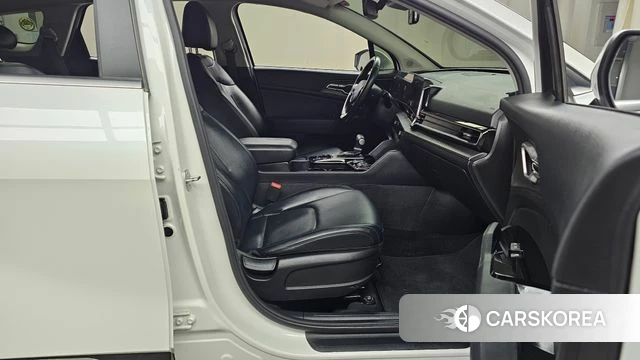 Kia Sportage 5th Generation 2023 Белый из Кореи, фото 2